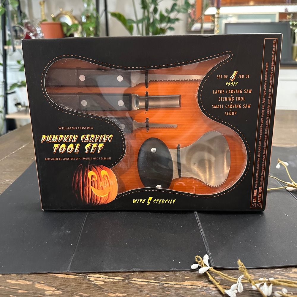 Williams-Sonoma Pumpkin Carving Tool  Set with Stencils - New